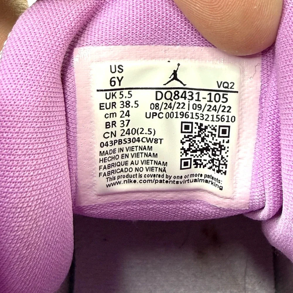 Nike Jordan Jumpman Two Trey DQ8431-105 White Black‎ purple / pink YOUTH Sz 6Y